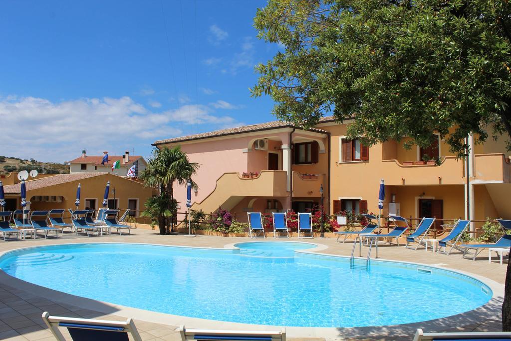 Residence Corte Dei Venti Budoni Exterior photo