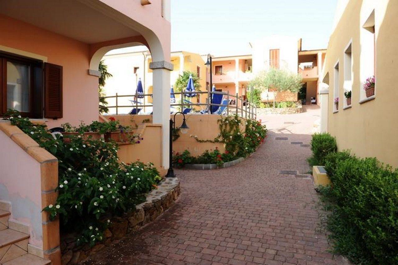 Residence Corte Dei Venti Budoni Exterior photo