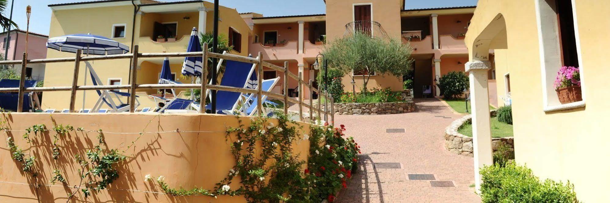 Residence Corte Dei Venti Budoni Exterior photo