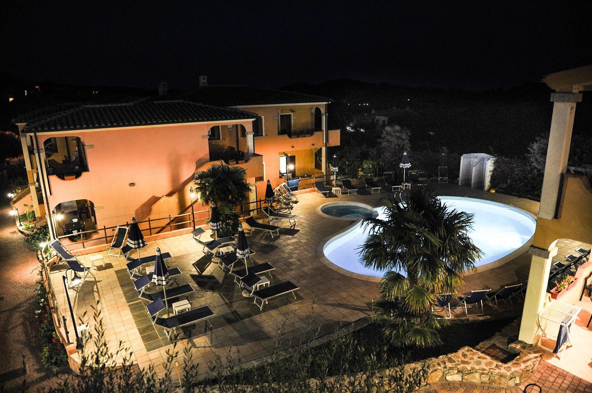 Residence Corte Dei Venti Budoni Exterior photo